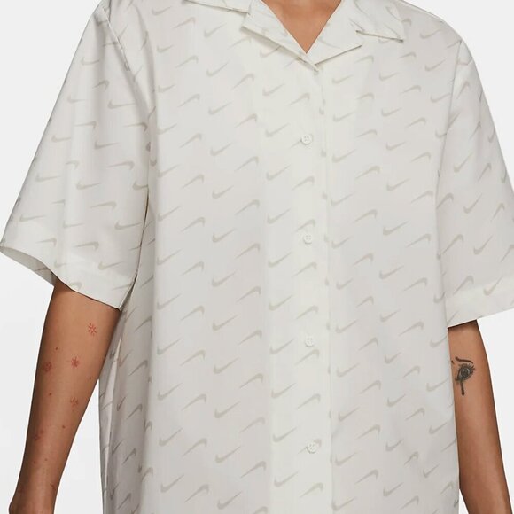 Nike Women's Sportswear Everyday Modern Oversize Button Shirt Size XL SKU#B2476 - Picture 1 of 8